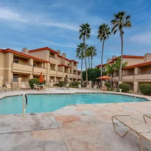  Apartment With Balcony And - 14 Mi To Downtown United States