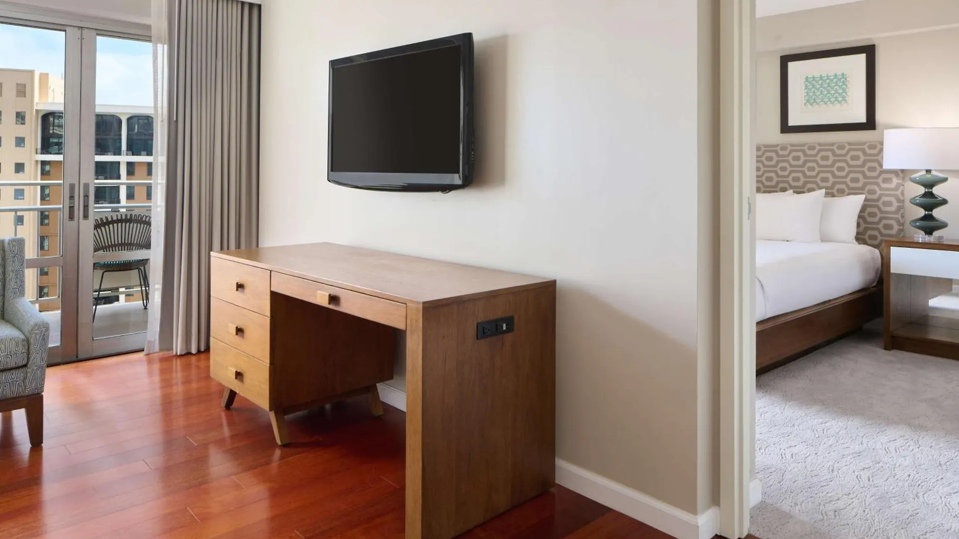 Ilikai Hotel & Luxury Suites Honolulu Aparthotel