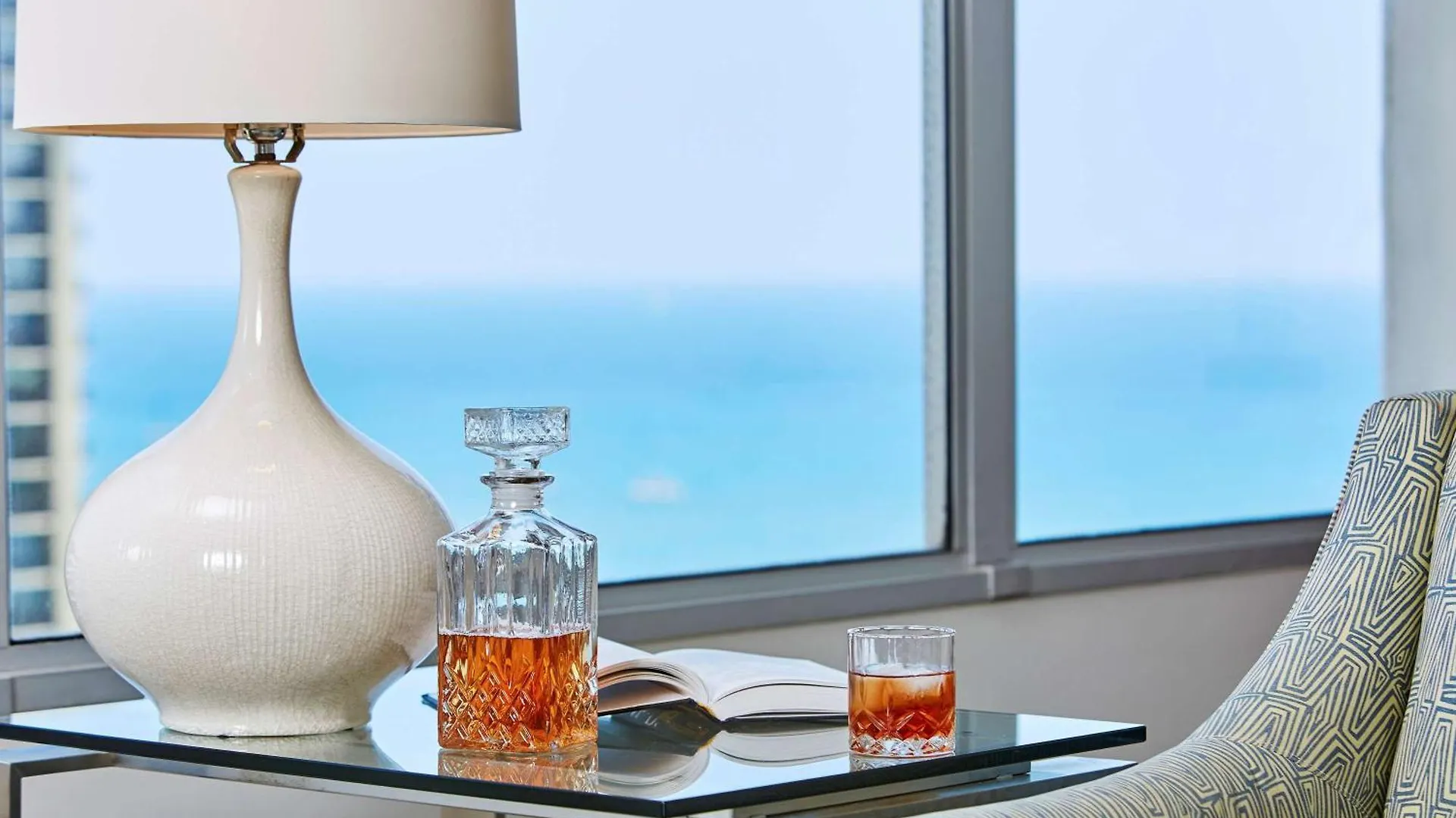 Ilikai Hotel & Luxury Suites Honolulu 3*,