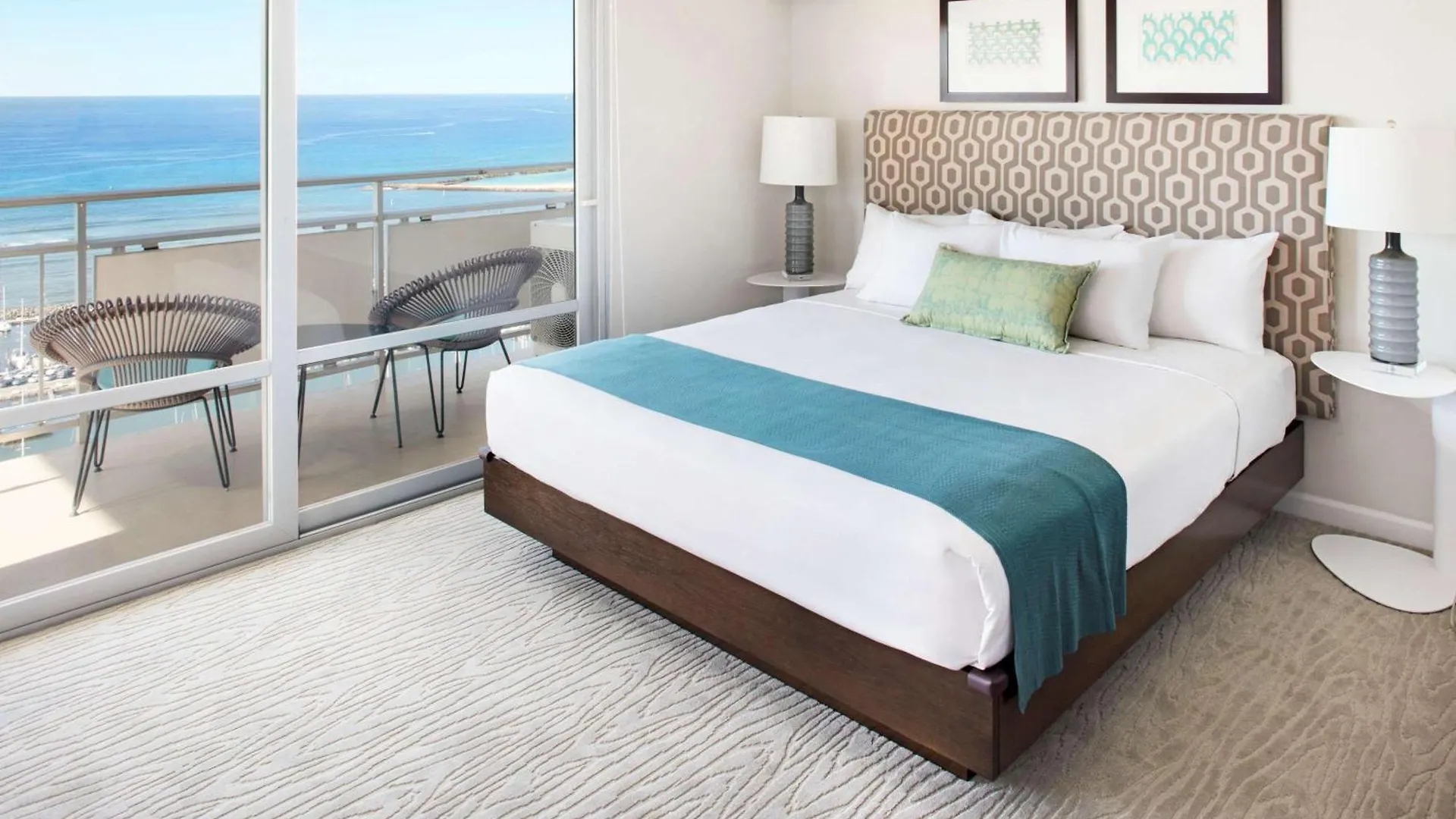Ilikai Hotel & Luxury Suites Honolulu Aparthotel