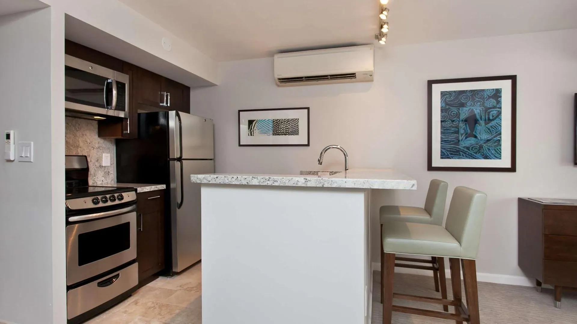 Ilikai Hotel & Luxury Suites Honolulu